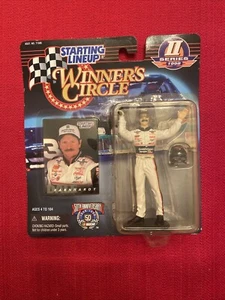 Dale Earnhardt SR 1998 SERIE 2 WINNER CIRCLE STARTAUFSTELLUNG FIGUR  - Bild 1 von 2