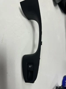 13-18 VOLKSWAGEN JETTA FRONT RIGHT SIDE DOOR WINDOW SWITCH HANDLE BEZEL OEM - Picture 1 of 3