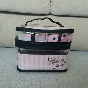 NEU Victoria's Secret 4-teiliges Make-up Zug Koffer Set Heritage rosa Streifen - Bild 1 von 6