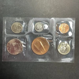 Denver mint 1994 souvenir set with large medal and envelope - Picture 1 of 4