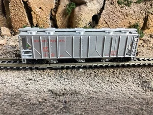 N scale Bachmann 3 bay covered hopper UP UNION PACIFIC Accumate cplrs - Picture 1 of 4