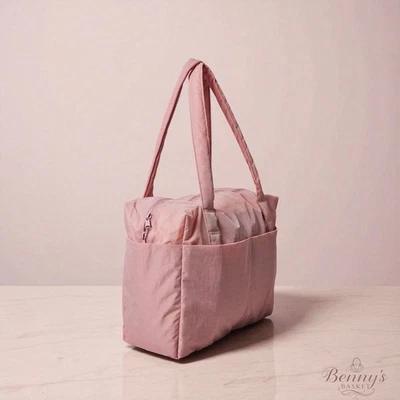 BAGGU UO Bolsa de Mão Exclusiva Pequena Nuvem Rosa Bronzeada Urban Outfitters Novas Etiquetas - Imagem 1 de 4