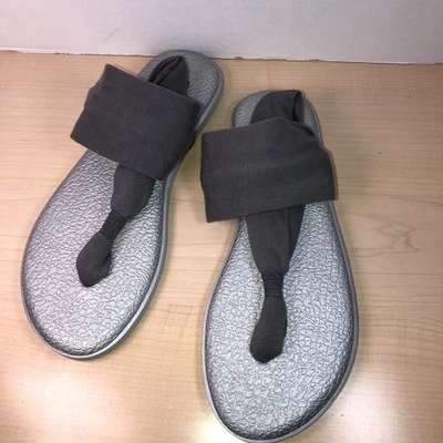 Sandalias de yoga Sanuk plateadas talla 8, nuevas sin etiquetas Foto 1 de 4