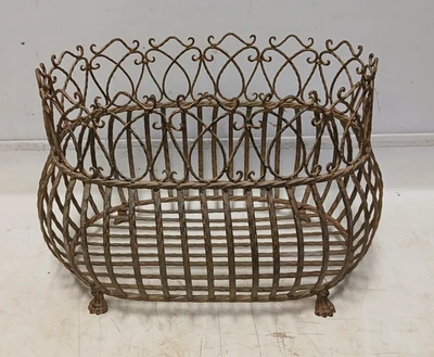 Antiguo hierro forjado tejido abierto alambre trenzado jardinero bucles ornamentados, florece Foto 1 de 4