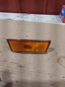 1970-1972 CORVETTE 3973640 RH FRONT SIDE MARKER LIGHT - Picture 1 of 4