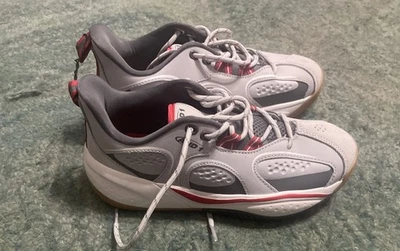 And 1 儿童交叉篮球鞋,尺寸 6 个孩子全新 AD90231B-SR SHAQ — 第 1/4 张图片