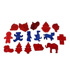 Vintage Hard Plastic Cookie Cutters Red Blue Lowes HRM 16 Pieces Made in USA - Picture 1 of 6