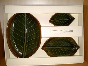 Platos para servir comedor de gres en forma de hoja de cosecha verde 3 Pier 1 - Imagen 1 de 9