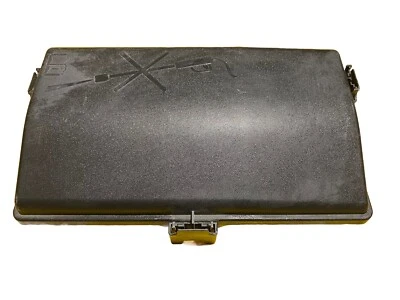 2010-2011 CADILLAC SRX ENGINE FUSE RELAY JUNCTION BOX OEM LOT660 - Image 1 of 4