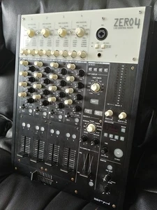 JUNK KORG ZERO4 DJ Mixer Main Unit Power Tested Only - Picture 1 of 5