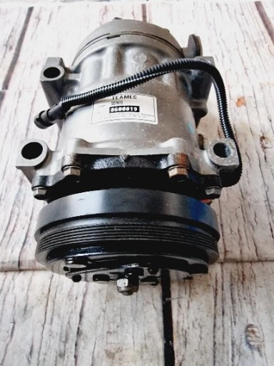 Delphi AC compressor for Alfa Romeo 155 and Chrysler Voyager 2.5 TD - Image 1 of 4