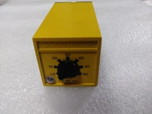 B128024-600  1.5-60S  24V Timer Relay Scantimer Electromatic Carlo Gavazzi - Picture 1 of 3