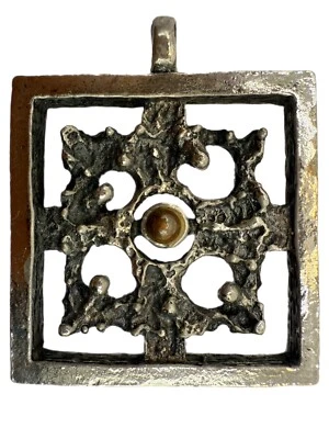 Robert Larin Brutalist Pewter Pendant – Mid-Century Modern – Signed – Canadian Foto 1 de 4