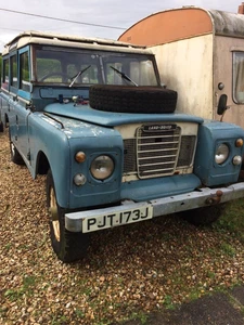 Land Rover Series IIa 109 station wagon - Picture 1 of 12
