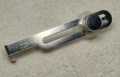 Accesorio guía de costura peso pluma máquina de coser Singer #161172 Foto 1 de 3