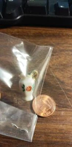JARRA DE AGUA DE ORO Y CERÁMICA ESCALA 1:12 MINIATURA, NUEVA, DE COLECCIÓN - Imagen 1 de 4