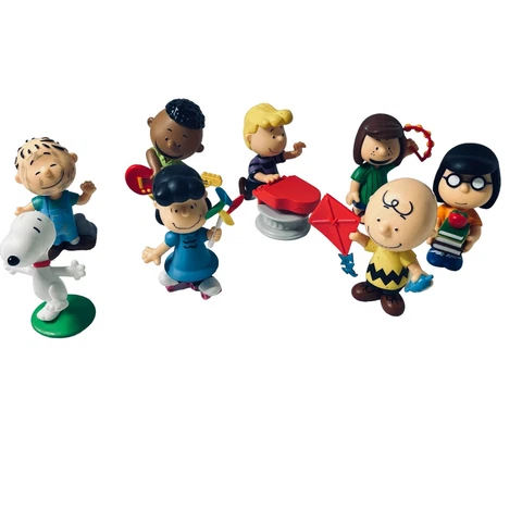 Collectible Set of 8 Peanuts Figures, 3" tall, Charlie Brown, Snoopy, Lucy  READ Cover