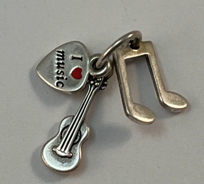 Pandora Ale 925 Plata Esterlina Me encanta Música Dije Guitarra Corazón Nota Musical Foto 1 de 4