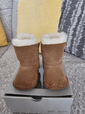 UGG KEELAN Gamuza Sherpa Forrado Botas Infantil Bebé Talla 0/1 Unisex Marrón Botín Foto 1 de 4