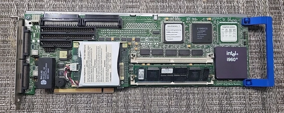 American Megatrends MegaRAID Series 428 REV D-1 w/ Battery BAT-NIMH-4.8-03 (D6) - Image 1 of 4