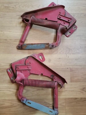 Bisagras y resortes para capó 81-93 primera generación Dodge d150 d250 d350  Foto 1 de 4