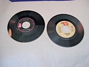 TWO 45RPM RECORDS BEE GEES STAYIN ALIVE & GLEN CAMPBELL MARY IN THE MORNING - Bild 1 von 7