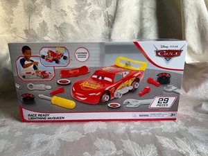 Disney Pixar Cars 2023 - Kit attrezzi Saetta McQueen pronto per la gara NUOVO DI ZECCA - Foto 1 di 4