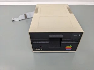 Apple Disk II Floppy Drive for Apple II, Plus ~ 5.25in A2M0003 ~ Tested Good - Picture 1 of 6
