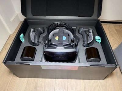 STEAM VALVE INDEX VR FULL KIT with Trackers & Controllers - MINT - BARELY USED - Image 1 of 4