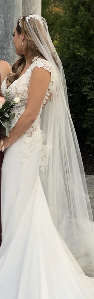 Kleinfeld Wedding Dress and Veil By Paloma Blanca , Excellent Condition - Image 1 of 4