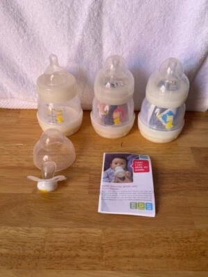 Lote de 3 botellas anticólicos Mam de 4,5 oz con chupete de inicio 0+ Foto 1 de 3