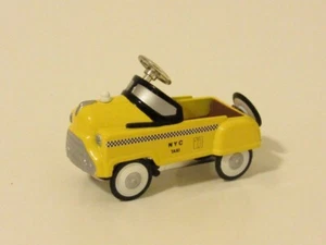GOLDEN WHEEL COLLECTION DIE CAST PEDAL POWER CAR 1:10 Yellow NYC TAXI CAB F83 - Picture 1 of 9