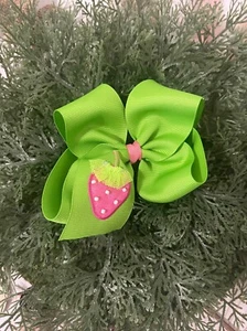 "Fiocco per capelli boutique applicato alla fragola Taylormadecustombows nuovo 4,5x4,75x2,25" - Foto 1 di 1
