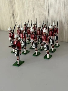 15 Vintage handbemalte Blei schwarze Uhr Soldaten Figuren - Bild 1 von 13