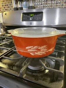 PYREX Wheat Pattern Round Casserole Dish # 475-B With LID - Picture 1 of 3