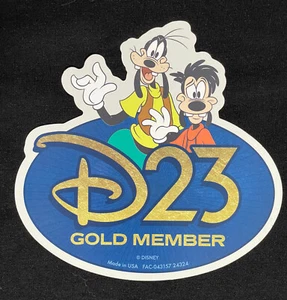 Disney 2025 Magnet D23 Gold Member Goofy & Max - Picture 1 of 2