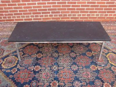 MESA DE CENTRO MODERNA DE MEDIADOS DE SIGLO CROMADA Y PIZARRA ERA BAUGHMAN KNOLL MILLER Foto 1 de 4