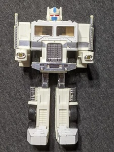 Figura de cabina Hasbro TRANSFORMERS G1 versión neumático de goma ULTRA MAGNUS de colección solamente - Imagen 1 de 6