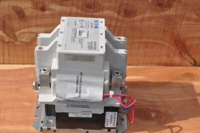 EATON A202K3CAM  Model M Lighting Contactor 5277C15G22  100 AMP 600VAC - Image 1 of 4
