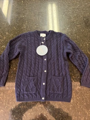 Suéter tejido con cable Little English lana cachemir niñas talla 6 cárdigan azul marino nuevo con etiquetas  Foto 1 de 4
