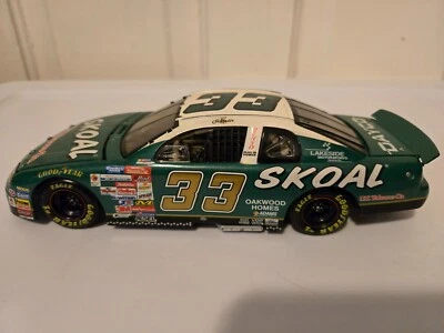 1/24 Scale Action #33 Ken Schrader Skoal Car - Image 1 of 4