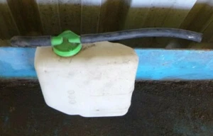 Suzuki Liana 01-8/07 Overflow Coolant Bottle - Picture 1 of 3