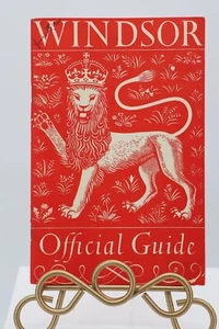 The Official Guide to Windsor Castle about 1963 + List of Works of Art Souvenir - Imagen 1 de 5