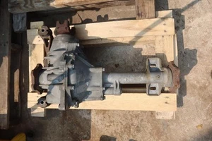 2007-2014 Cadillac Escalade OEM Front Differential Axle Carrier Assembly 8.25 - Picture 1 of 9