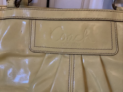 Borsa Coach in pelle verniciata gialla n. A1082 F13761