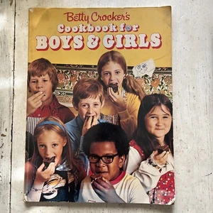 Betty Crocker’s Cookbook For Boys & Girls, Vintage 1981 Edition - Picture 1 of 6