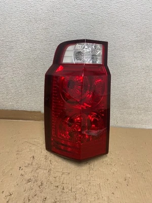 Luz trasera izquierda del lado del conductor Jeep Commander 2006 a 2010 OEM U2344 DW Foto 1 de 4
