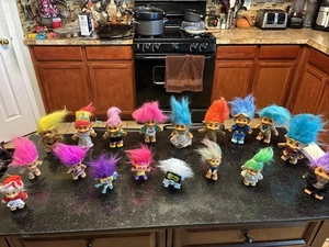 Juego de 18 juguetes Trolls para todos los coleccionistas en gran forma mira fotos para nombres  - Imagen 1 de 19