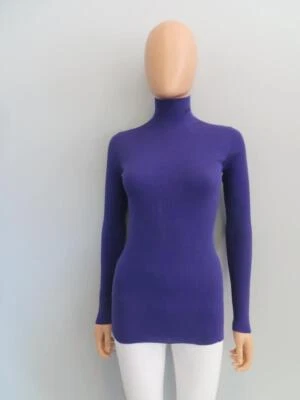 Suéter PRADA roxo slim fit gola alta 38/EUA 2 US$ 1.390 NOVO COM ETIQUETAS - Imagem 1 de 4