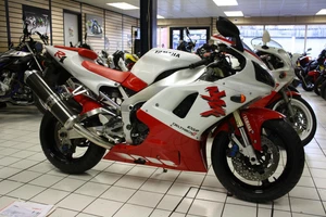 Yamaha YZF R1 show condition. 606 miles . BIKE IS NOW SOLD - Picture 1 of 12